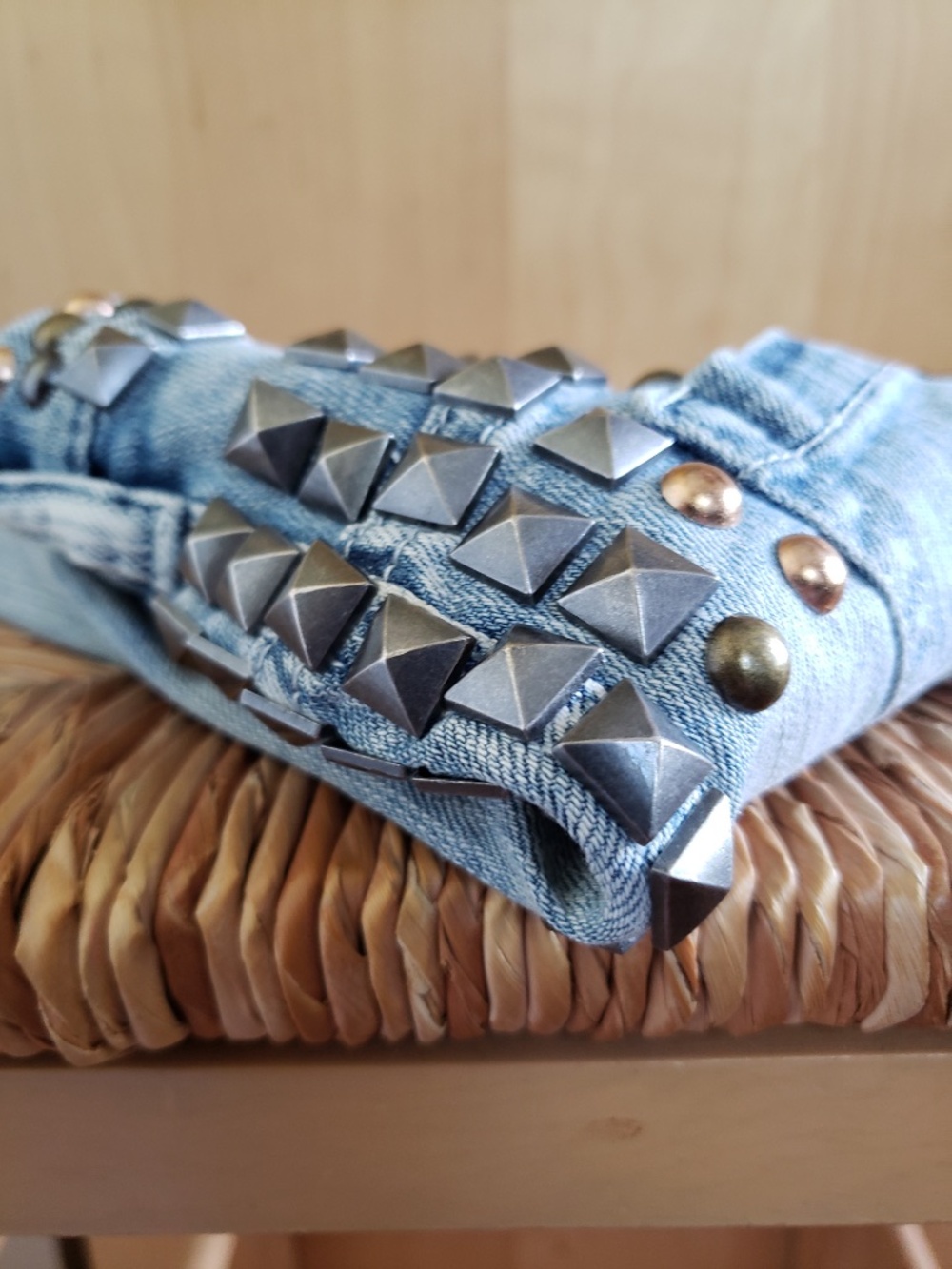 BLANK NYC Embellished Denim Shorts Size 26